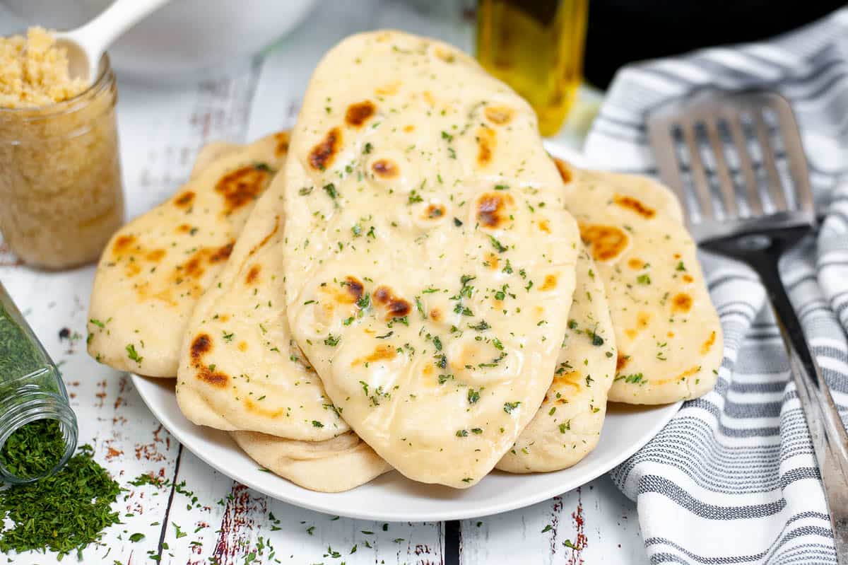 Garlic Naan: A Flavorful Punjabi Delight Loved Worldwide