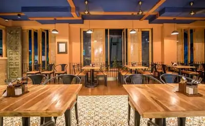 Queen's Restaurant Gallery Photo 30